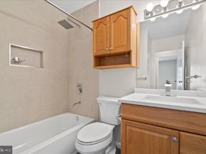 314 E Staunton Avenue E, Sterling VA 20164