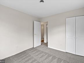 314 E Staunton Avenue E, Sterling VA 20164