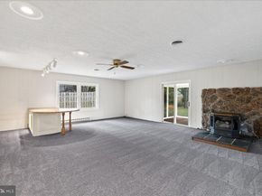 314 E Staunton Avenue E, Sterling VA 20164