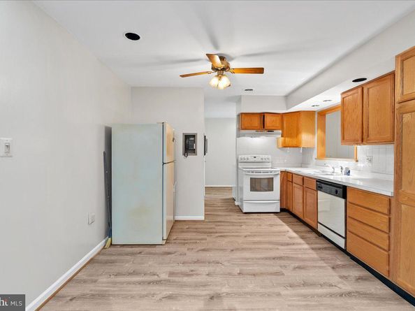 314 E Staunton Avenue E, Sterling VA 20164