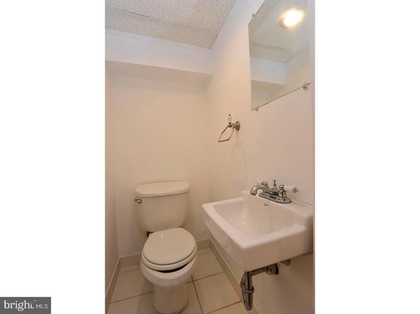 902 Johnston Street, Philadelphia PA 19148