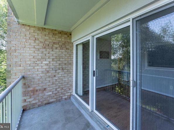 2908 Kings Chapel Road 03/12, Falls Church VA 22042