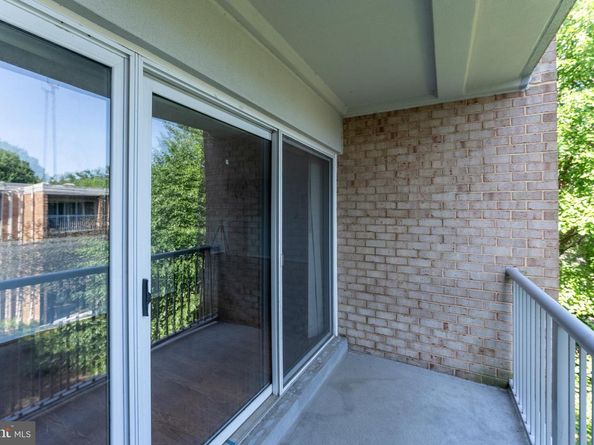 2908 Kings Chapel Road 03/12, Falls Church VA 22042