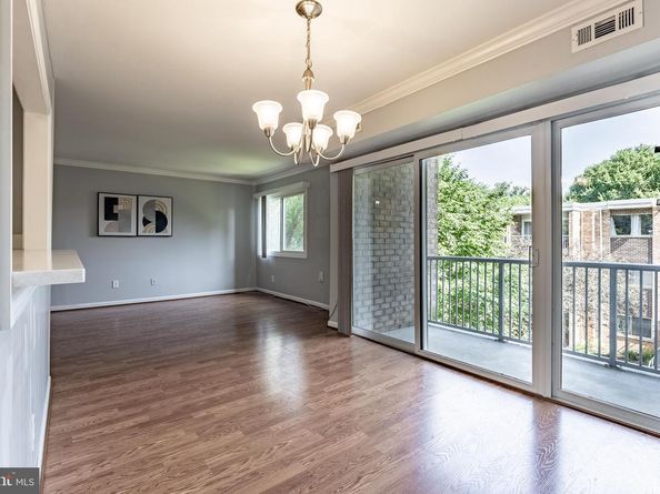 2908 Kings Chapel Road 03/12, Falls Church VA 22042