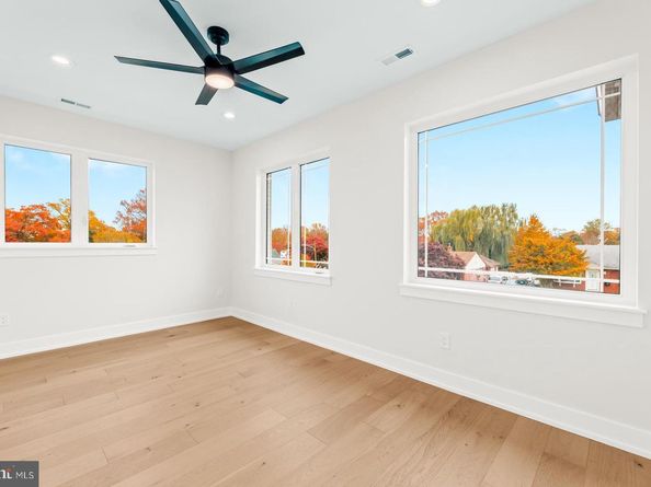 717 Stelwood Road, Philadelphia PA 19115