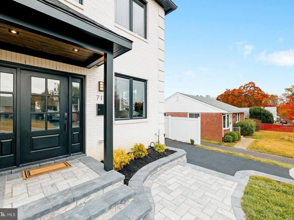 717 Stelwood Road, Philadelphia PA 19115