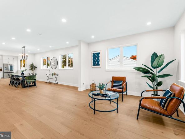 717 Stelwood Road, Philadelphia PA 19115