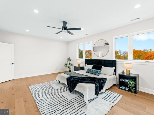 717 Stelwood Road, Philadelphia PA 19115