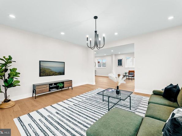 717 Stelwood Road, Philadelphia PA 19115