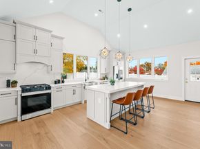 717 Stelwood Road, Philadelphia PA 19115