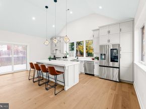 717 Stelwood Road, Philadelphia PA 19115