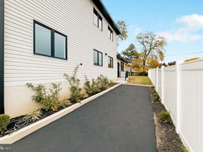 717 Stelwood Road, Philadelphia PA 19115