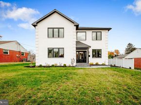 717 Stelwood Road, Philadelphia PA 19115