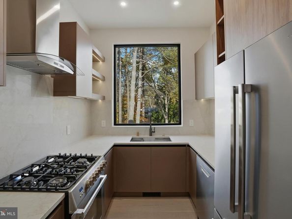 9408 Old Courthouse Road, Vienna VA 22182