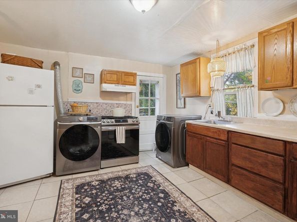 24 Good Street, Philadelphia PA 19119