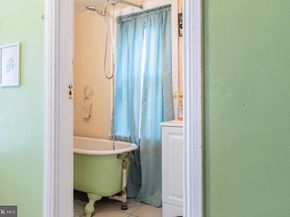 24 Good Street, Philadelphia PA 19119