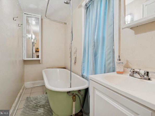 24 Good Street, Philadelphia PA 19119