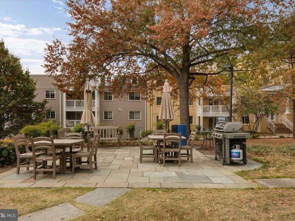 4141 S Four Mile Run Drive 201, Arlington VA 22204