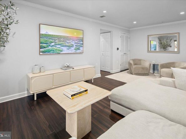 4141 S Four Mile Run Drive 201, Arlington VA 22204