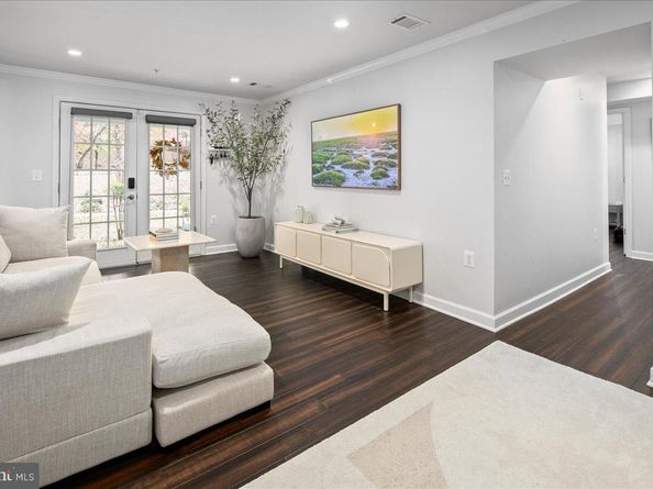 4141 S Four Mile Run Drive 201, Arlington VA 22204