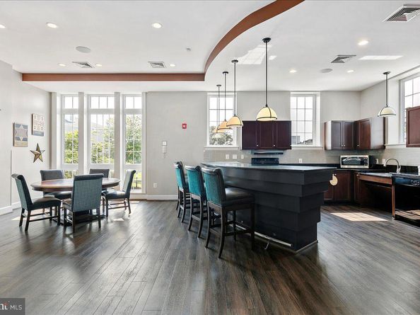 4141 S Four Mile Run Drive 201, Arlington VA 22204