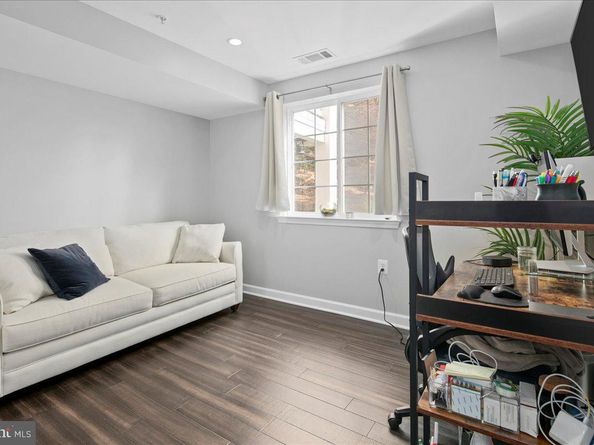 4141 S Four Mile Run Drive 201, Arlington VA 22204