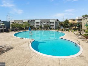 4141 S Four Mile Run Drive 201, Arlington VA 22204