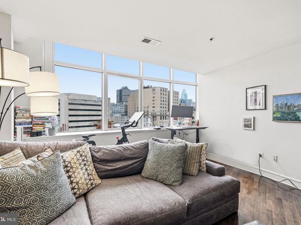 201 N 8TH Street 408, Philadelphia PA 19106