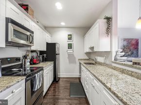 201 N 8TH Street 408, Philadelphia PA 19106