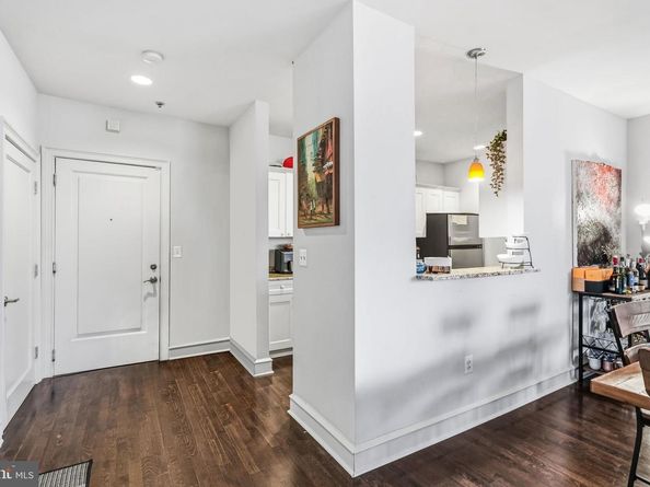 201 N 8TH Street 408, Philadelphia PA 19106