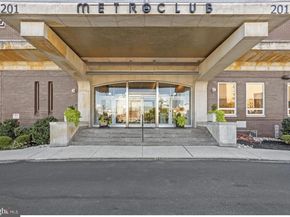 201 N 8TH Street 408, Philadelphia PA 19106