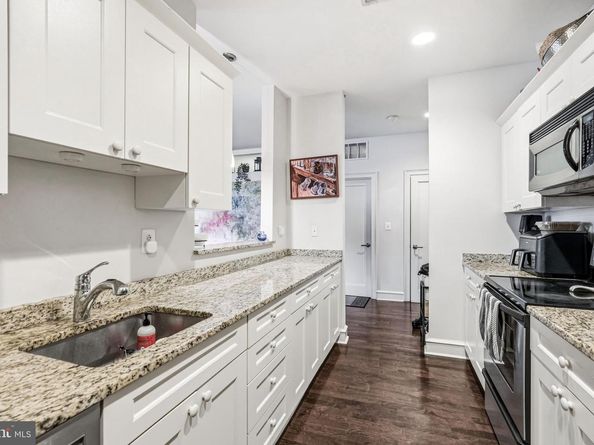 201 N 8TH Street 408, Philadelphia PA 19106