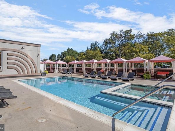 201 N 8TH Street 408, Philadelphia PA 19106