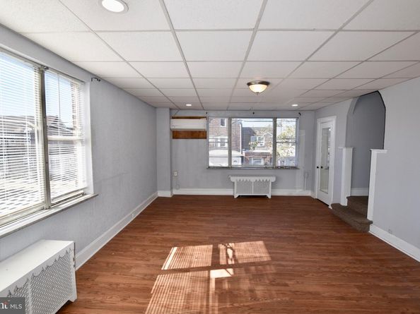 2747 S 7TH Street, Philadelphia PA 19148