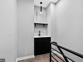 516 Pierce Street, Philadelphia PA 19148