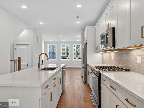 143 Shannon Mews, Alexandria VA 22304