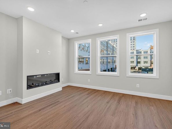 143 Shannon Mews, Alexandria VA 22304