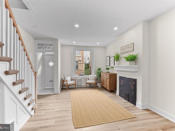 2046 W Boston Street, Philadelphia PA 19132