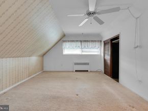 6 Handy Road, Levittown PA 19056