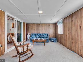 6 Handy Road, Levittown PA 19056