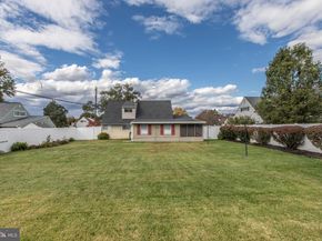 6 Handy Road, Levittown PA 19056