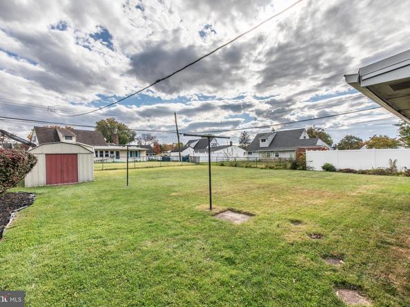 6 Handy Road, Levittown PA 19056
