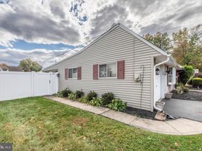 6 Handy Road, Levittown PA 19056