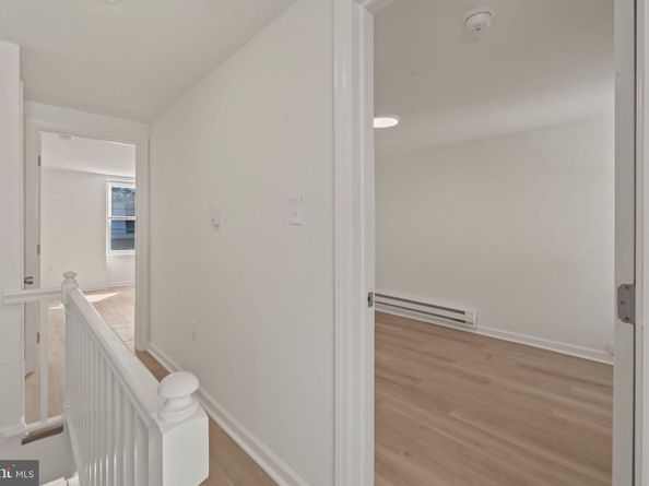 19 W Seymour Street, Philadelphia PA 19144