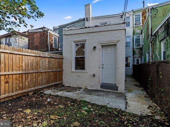 19 W Seymour Street, Philadelphia PA 19144