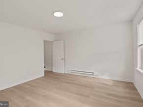 19 W Seymour Street, Philadelphia PA 19144