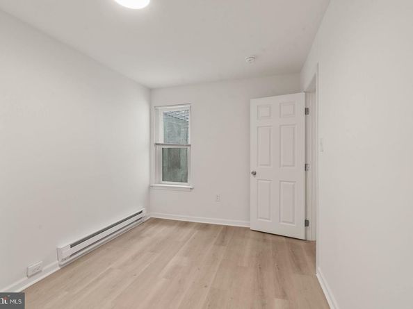 19 W Seymour Street, Philadelphia PA 19144