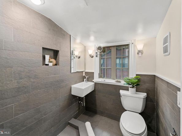 2633 15TH Street NW 8, Washington DC 20009