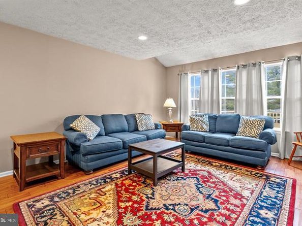 2226 Orchard Hill Circle, Warrington PA 18976