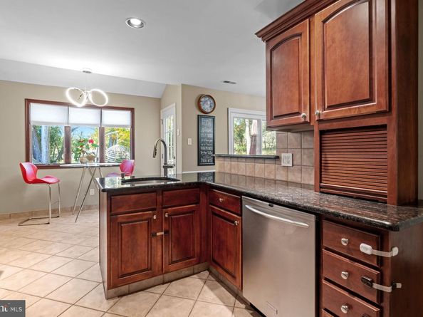 537 Ashton Circle, Feasterville Trevose PA 19053